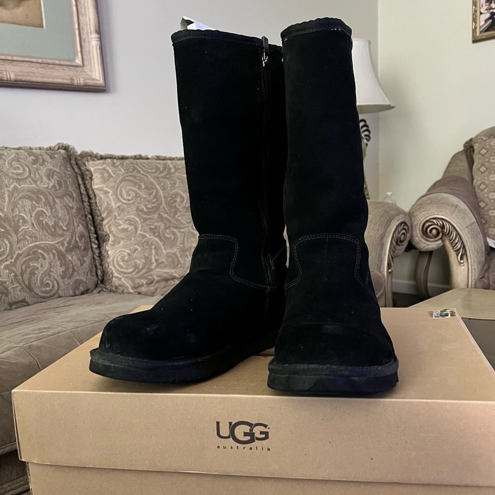UGG Boots. Kid’s Sunshine II in Black.
